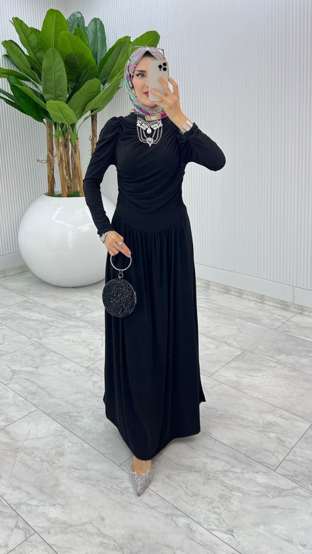 Siyah Büzgü Sendi Elbise Tesettür Giyim